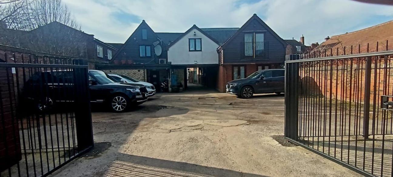 Villare Hitchin Town Centre Exterior foto